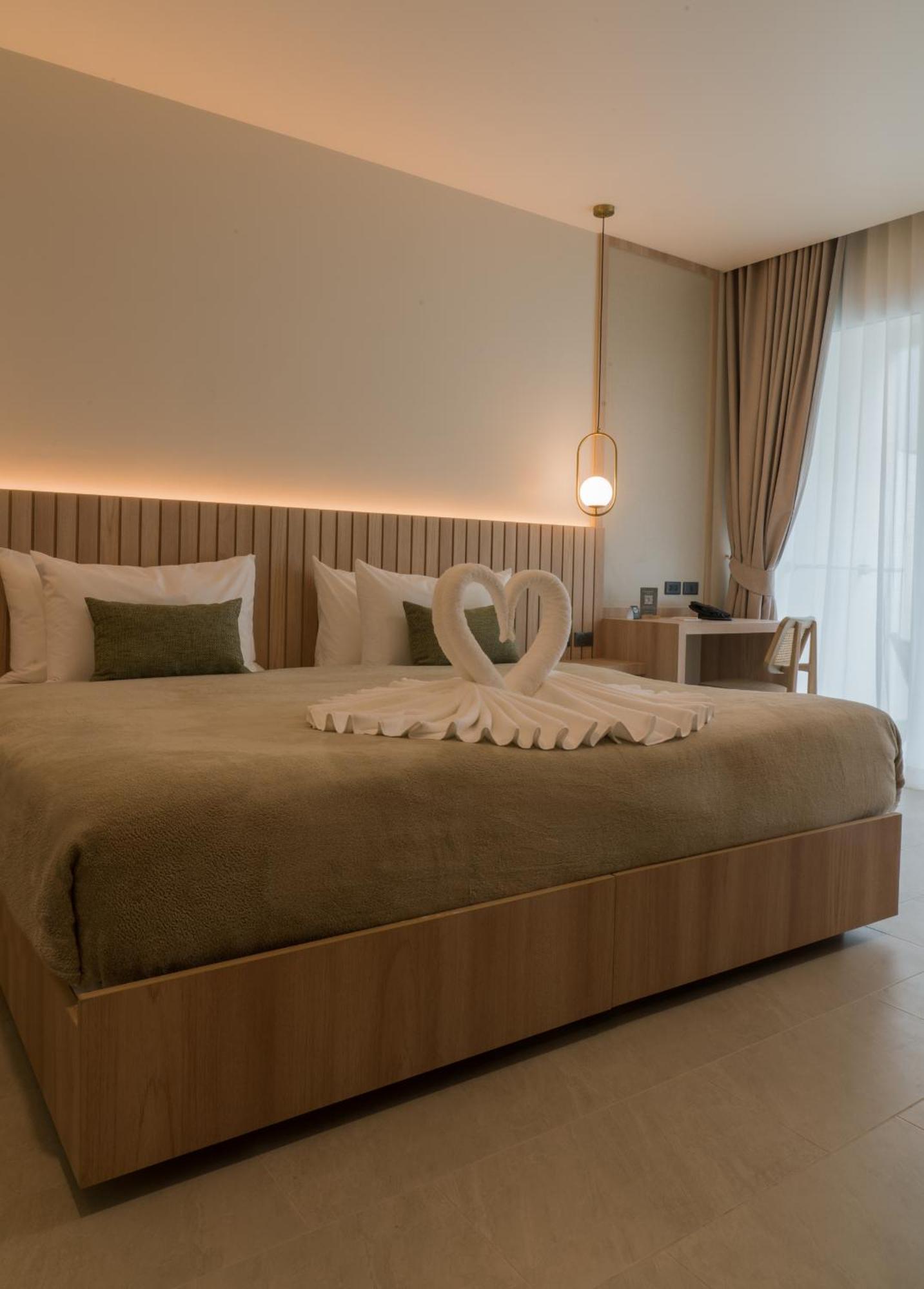 Niranapa Boutique Resort Kata-part Kültér fotó