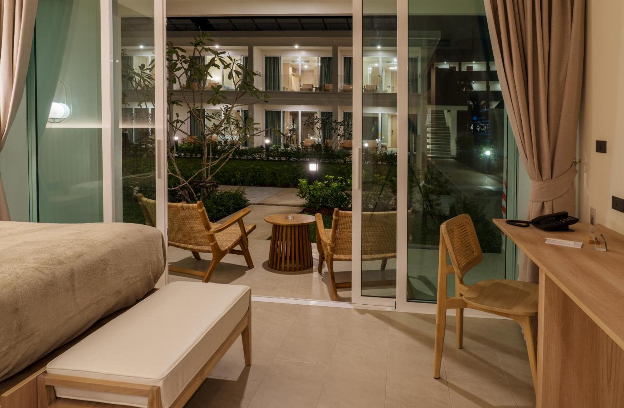 Niranapa Boutique Resort Kata-part Kültér fotó