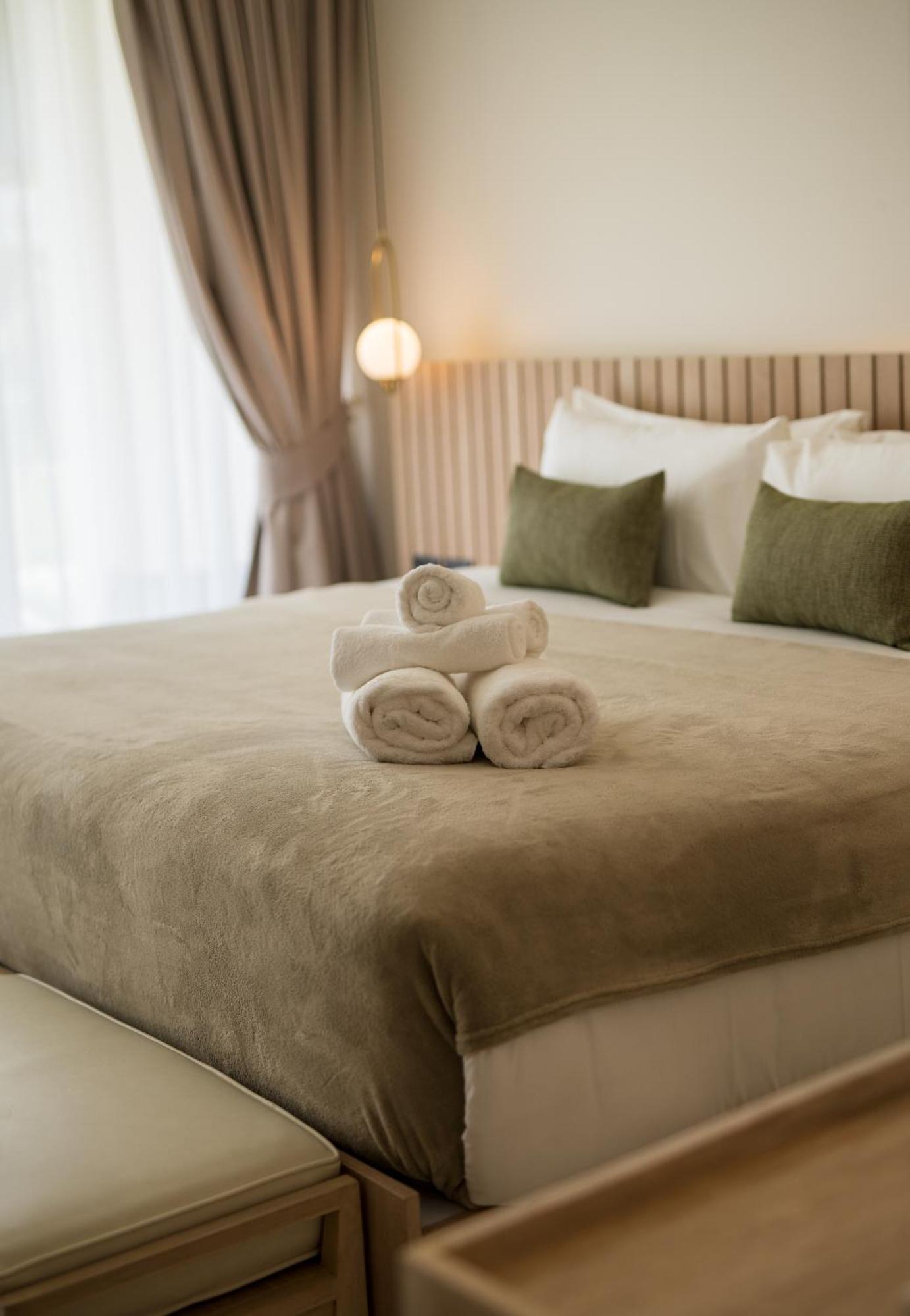 Niranapa Boutique Resort Kata-part Kültér fotó